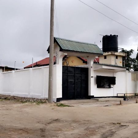 Apartament Jambo Hideaway Dar es Salaam Zewnętrze zdjęcie