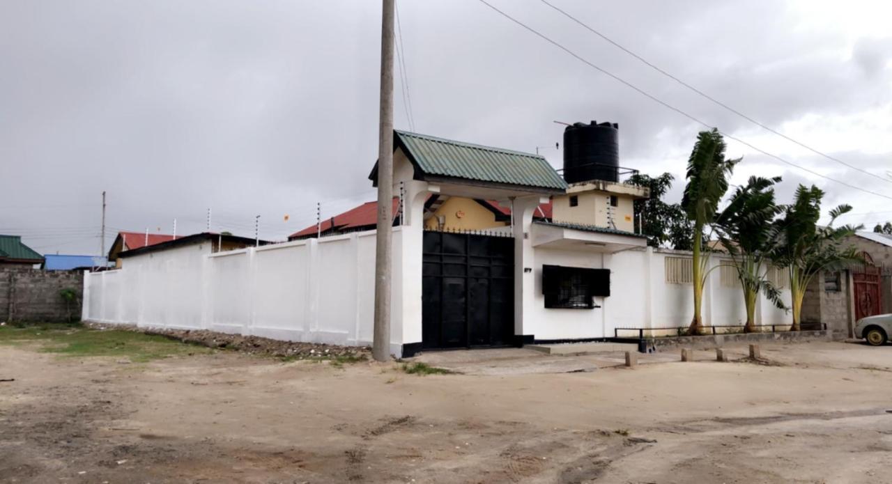 Apartament Jambo Hideaway Dar es Salaam Zewnętrze zdjęcie